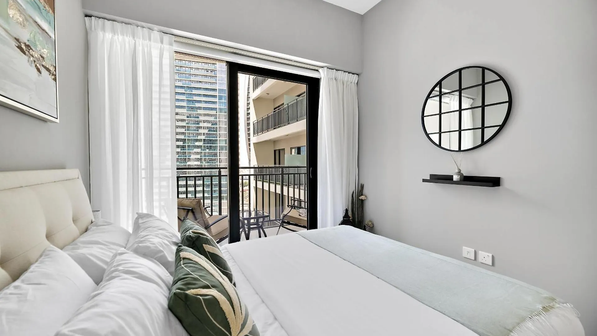 Vayk - Stylish One Bedroom In Business Bay Dubai Apartment