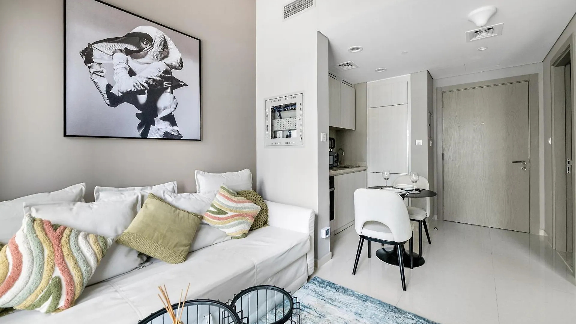 Vayk - Stylish One Bedroom In Business Bay Dubai